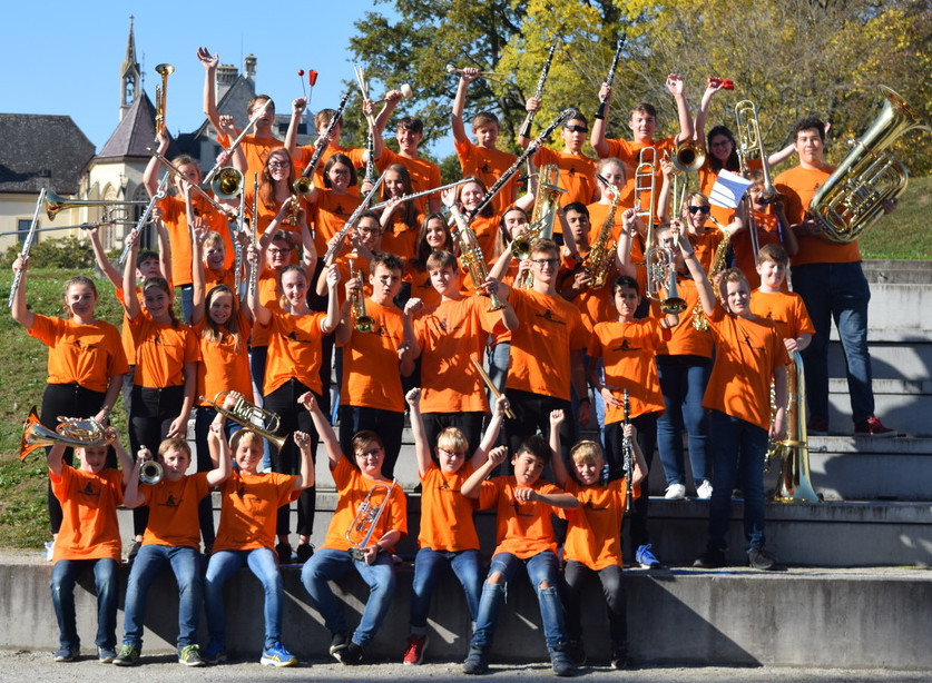Gruppenfoto der Orange-Corporation.