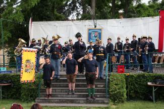 Hoch- und Deutschmeister k.u.k. Wiener Regimentskapelle des Infanterieregiments No. 4 spielte auf der Bühne