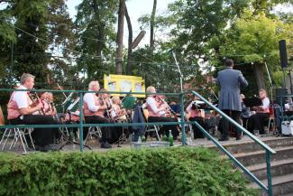 Der Musikverein Leopoldau beim Musizieren auf der Bühne