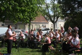 Der Musikverein Leopoldau spielte direkt am Leopoldauer Platz.