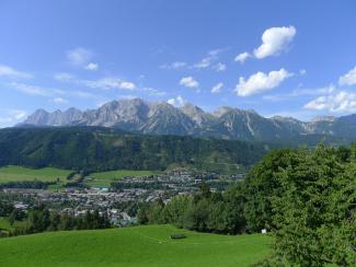 Schladming und die Berge im Hintergrund