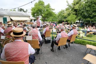 ... Pfarrgarten wieder eine ...