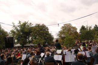 Im Anschluss an den Umzug gings in den Pfarrgarten, der auch heuer wieder gut besucht war.