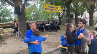 ... Klosterneuburg an.