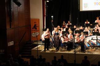 ... unter der Leitung von ...