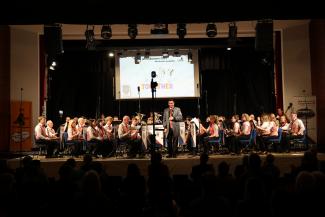 ... führte auch ...