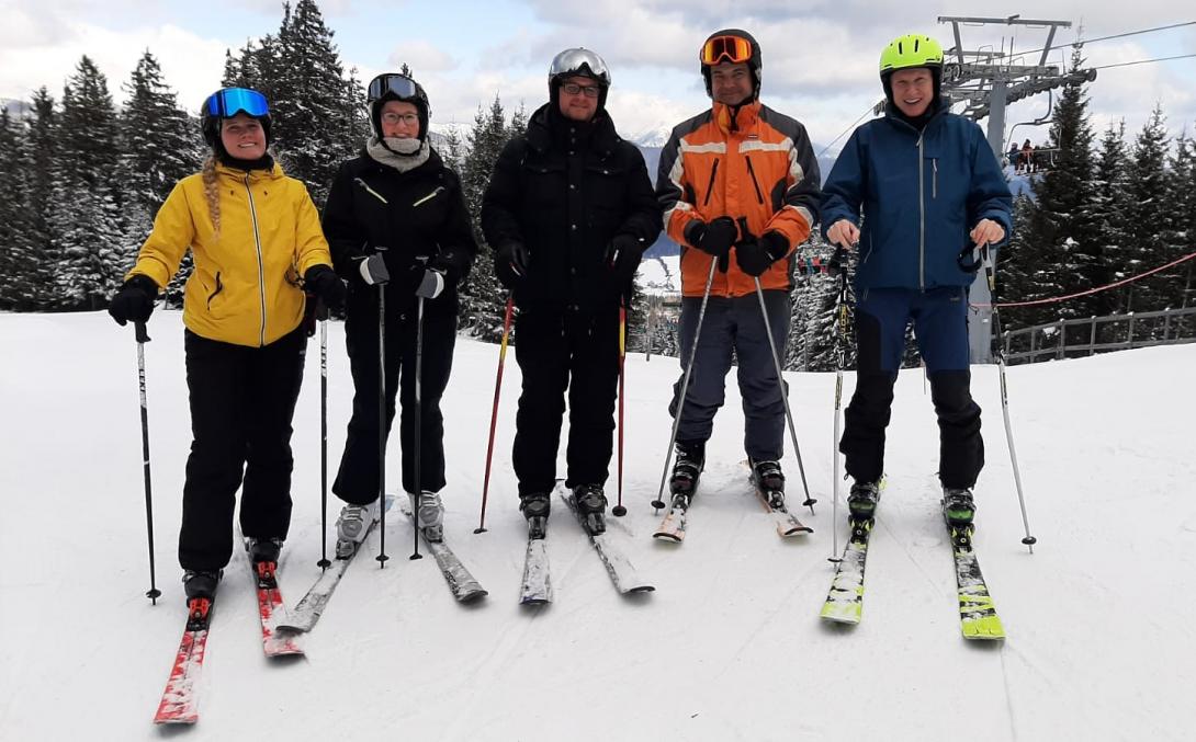 Gruppenfoto vom gemeinsamen Skitag