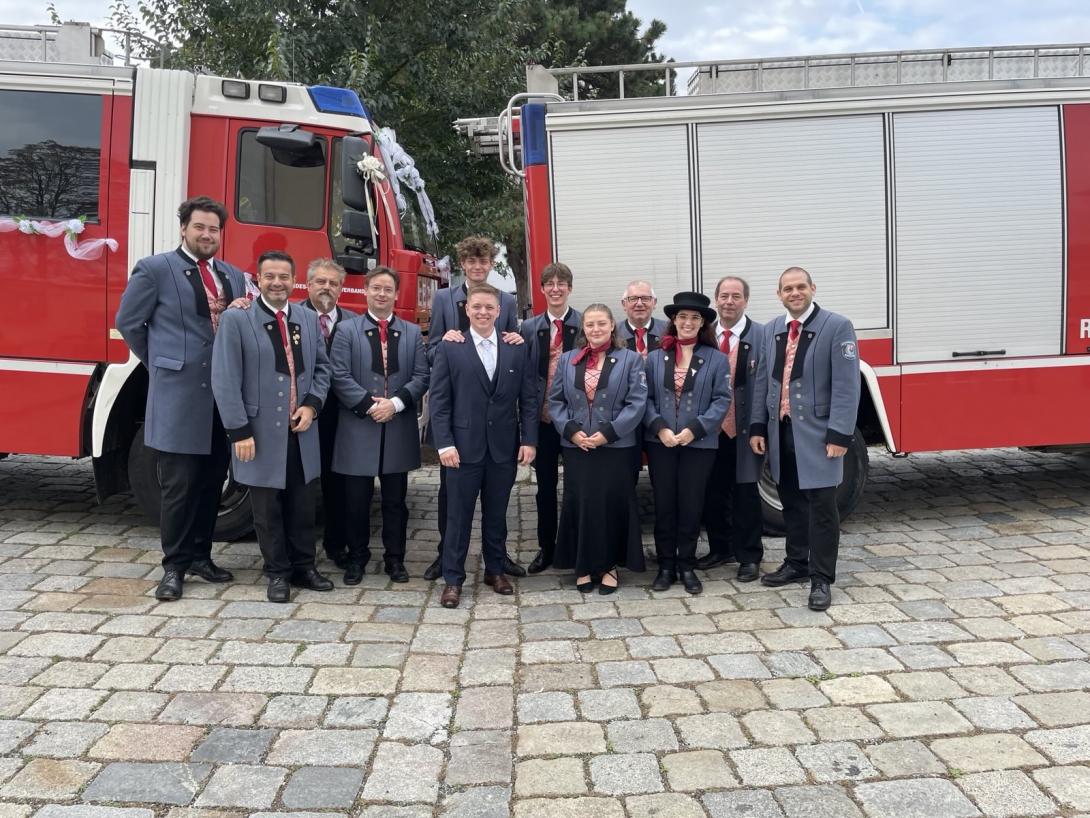 Der Musikverein Leopoldau gemeinsam mit Bräutegam Bernhard